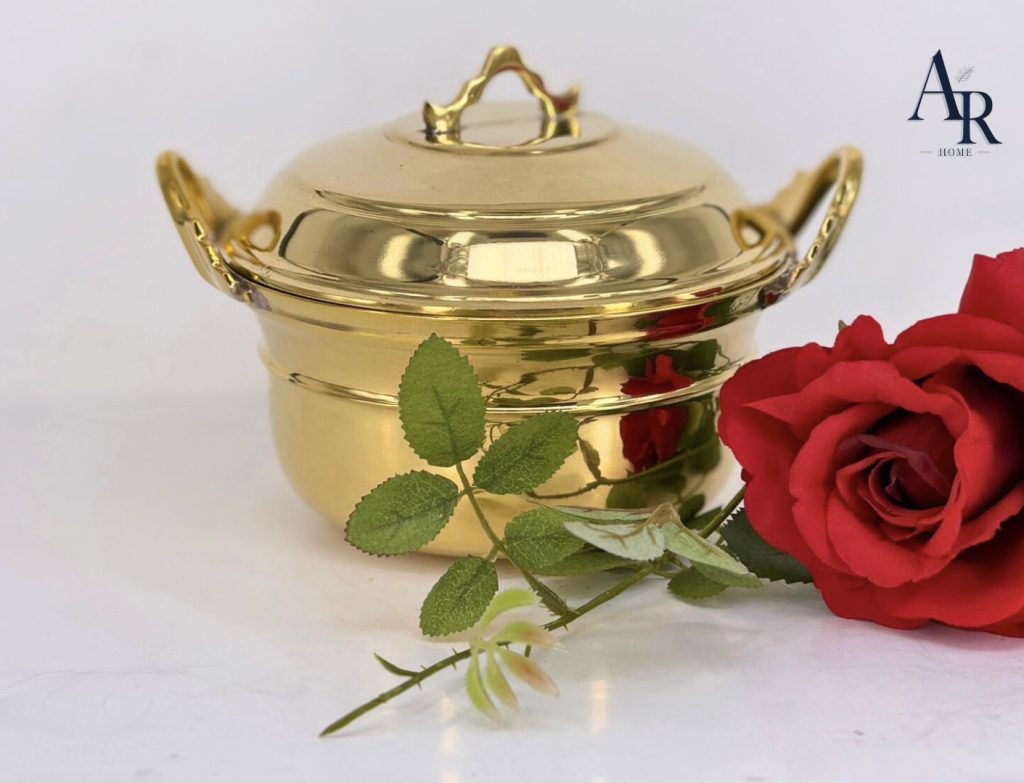 Soup pot cast brass